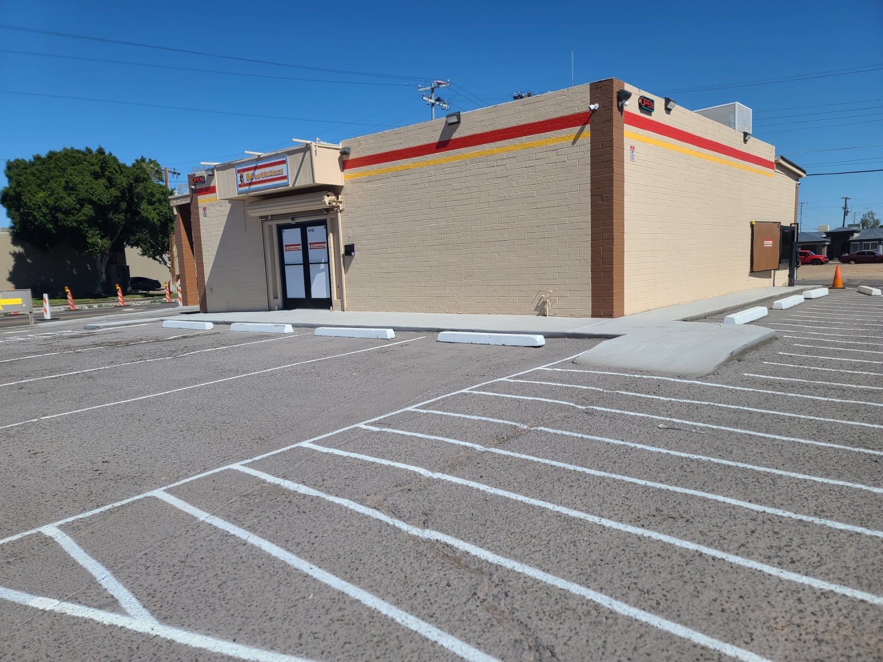 Kwikiez - Drive Thru Mini Mart - South Central, Phoenix, Arizona 85004 |  KWIKIEZ - Drive Thru - S. Central Av. Phx, AZ.